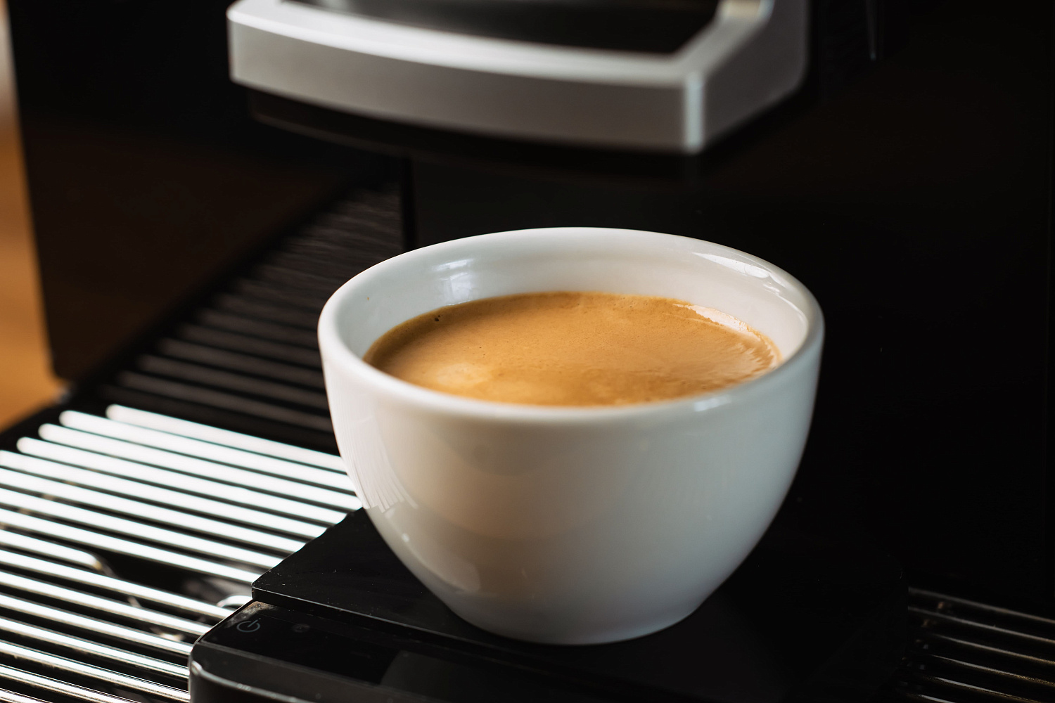 Как приготовить кофе в автоматической кофемашине?