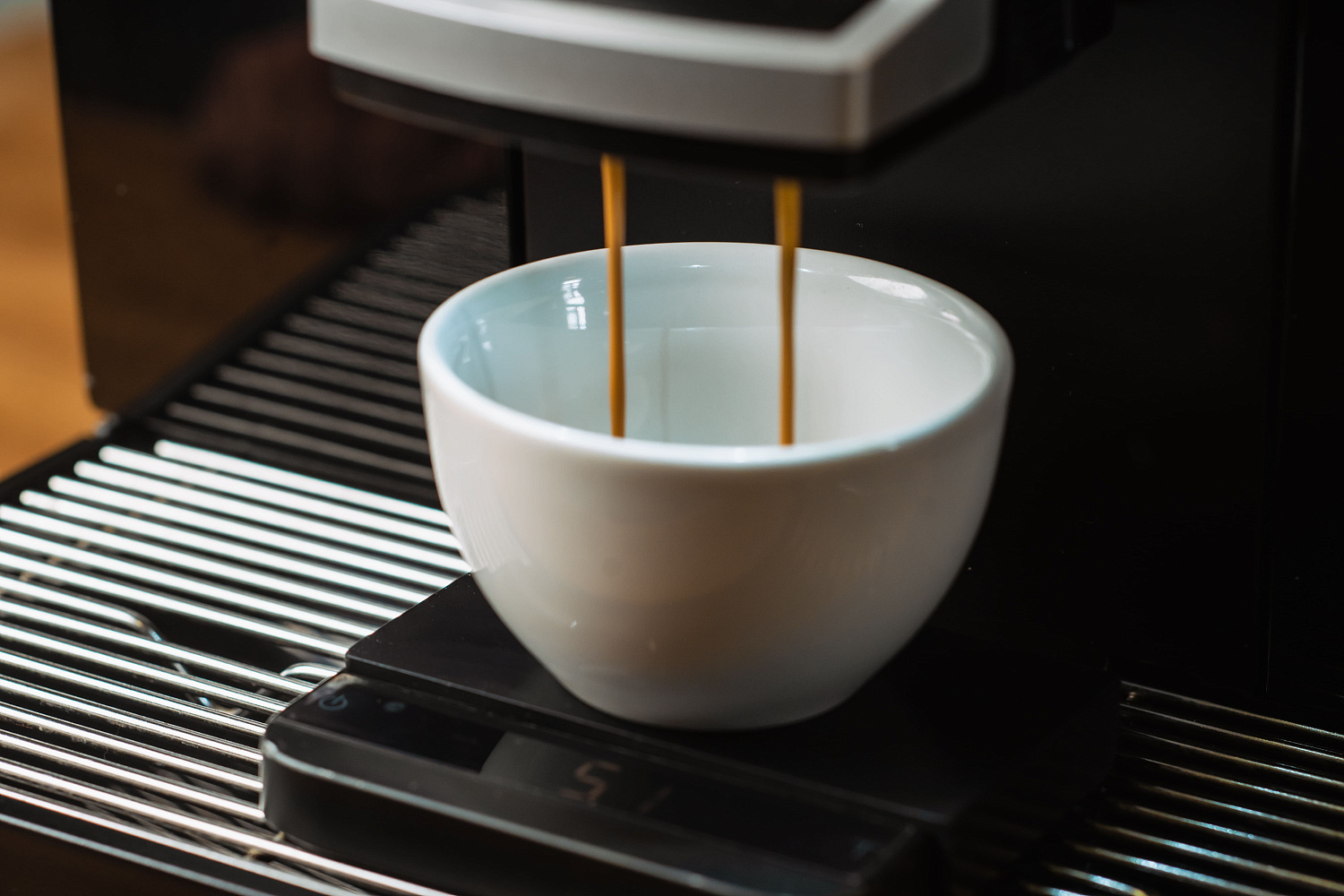 Как приготовить кофе в автоматической кофемашине?